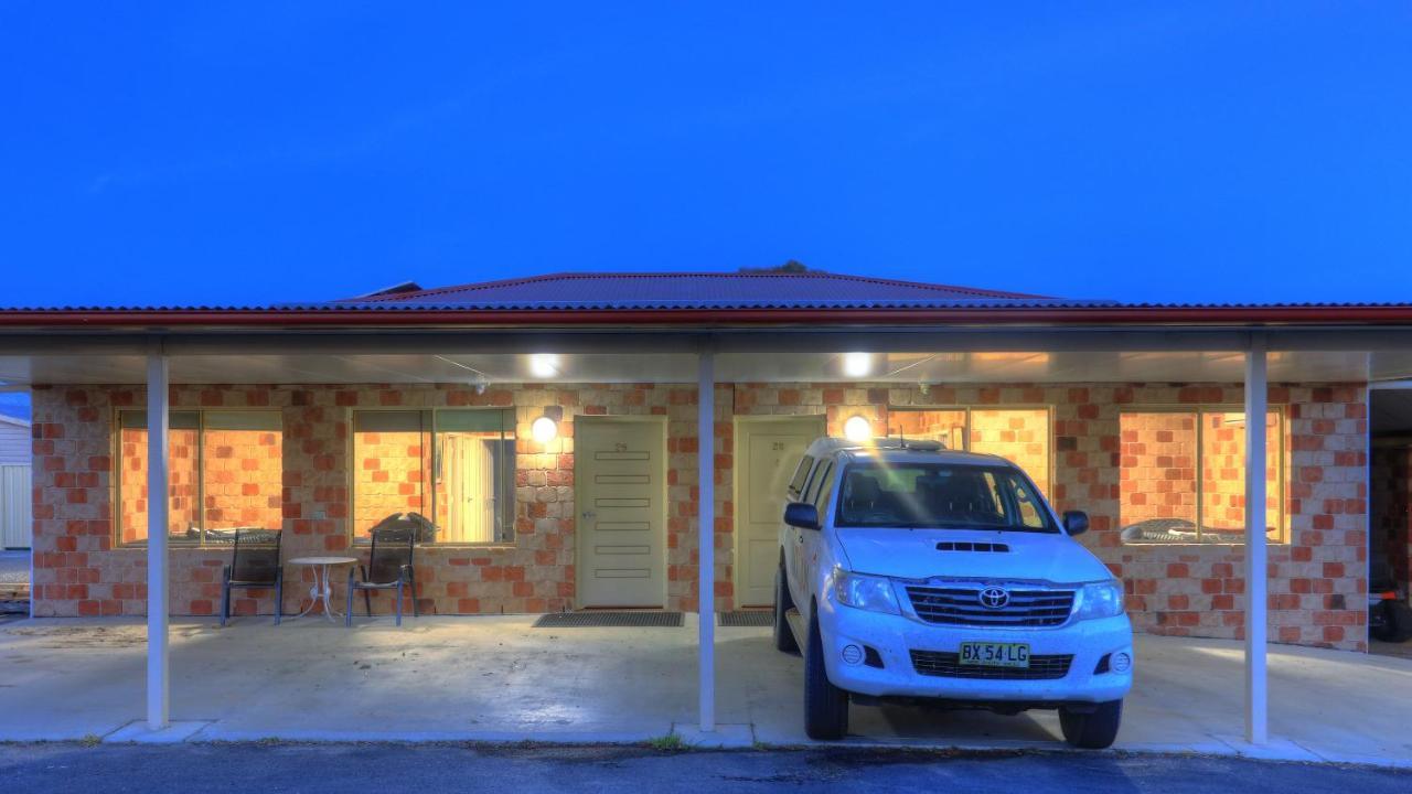Golfers Inn Tenterfield Exterior photo