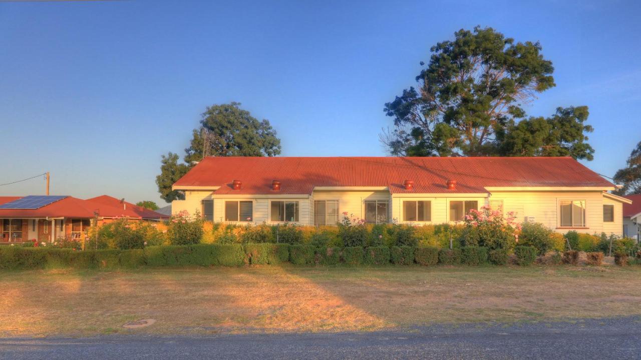 Golfers Inn Tenterfield Exterior photo