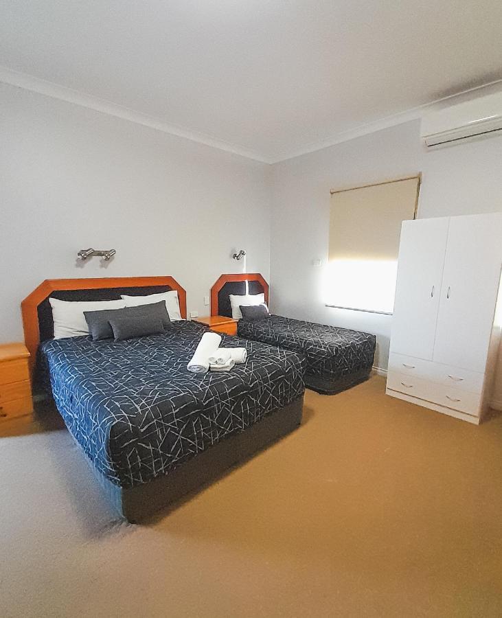 Golfers Inn Tenterfield Exterior photo